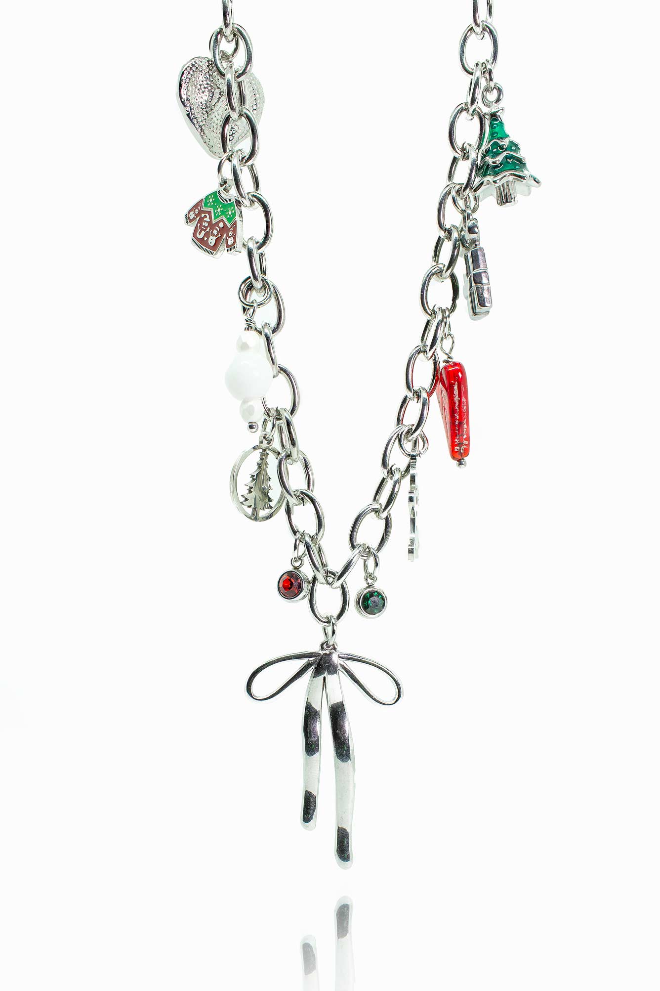 Náhrdelník s mašlí a vánočními přívěsky